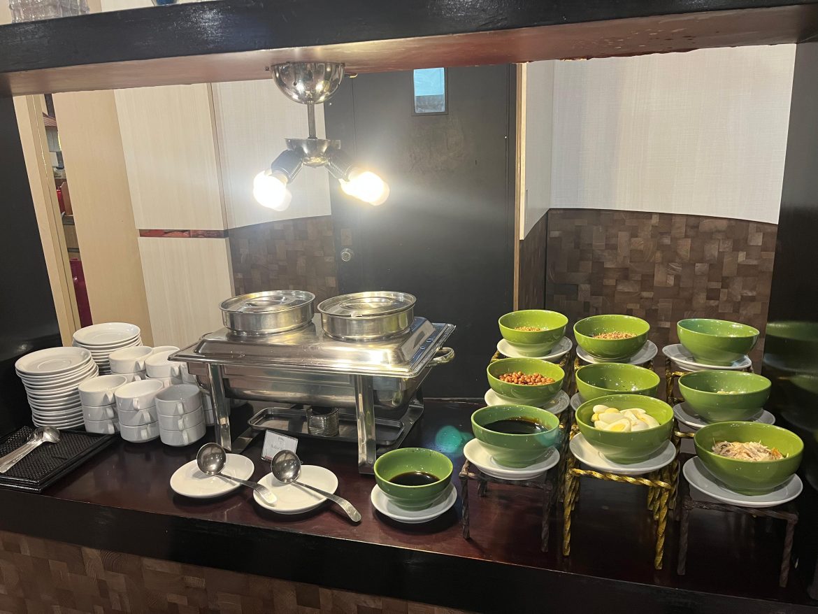 11 Breakfast Resto – Bubur Ayam Daira